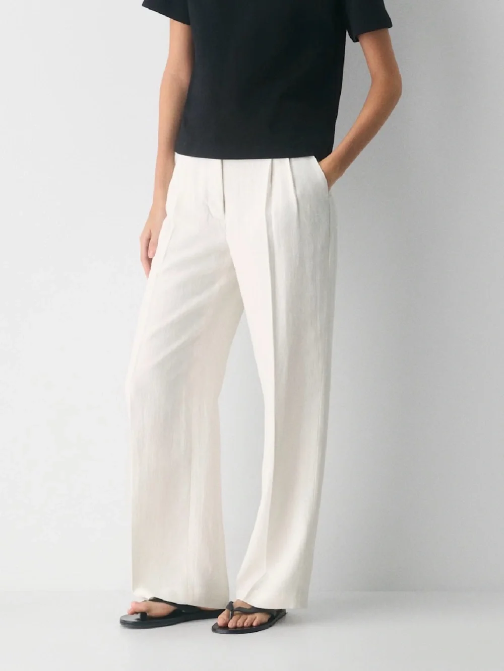 Aritzia Effortless Pant in Cream Linen